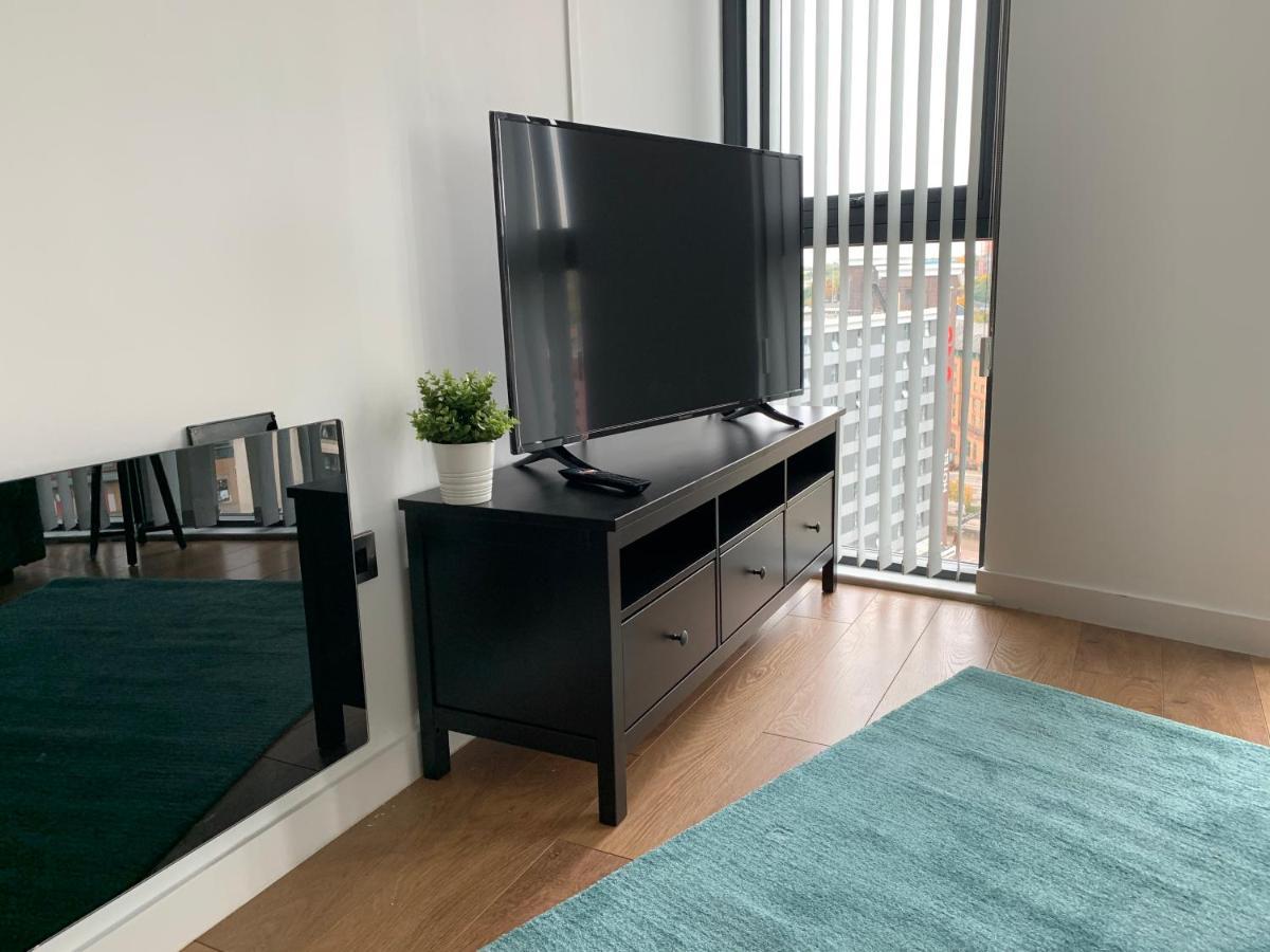 Teal 12: Panoramic City Views from 12th Floor Apartment Sheffield Exterior photo